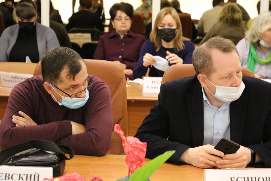 Саратовских чиновников обвинили в массовой вырубке деревьев без инвентаризации