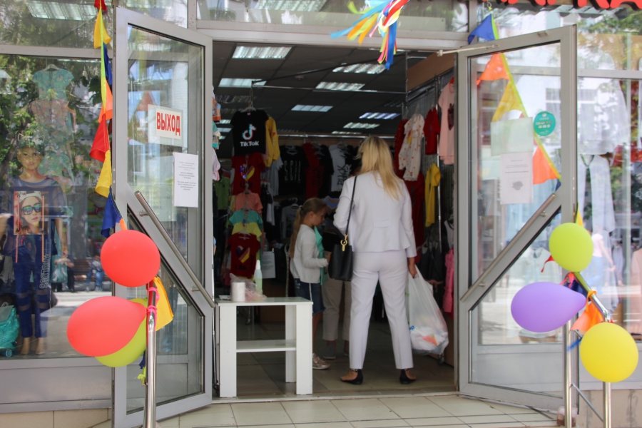 Оживающий Саратов: Горожане устремились в магазины за одеждой и очками