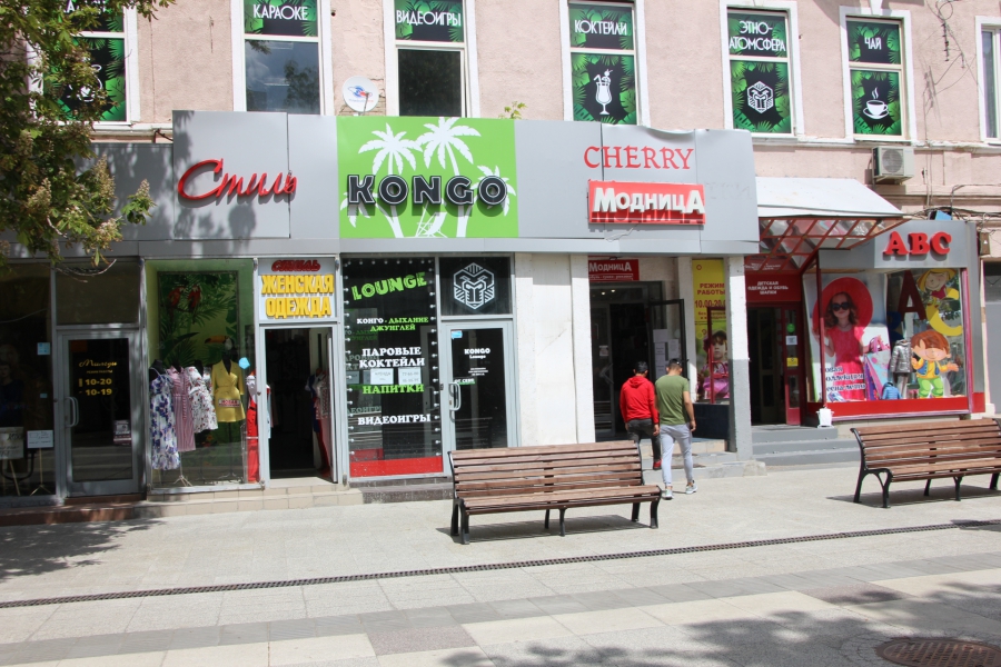 Оживающий Саратов: Горожане устремились в магазины за одеждой и очками