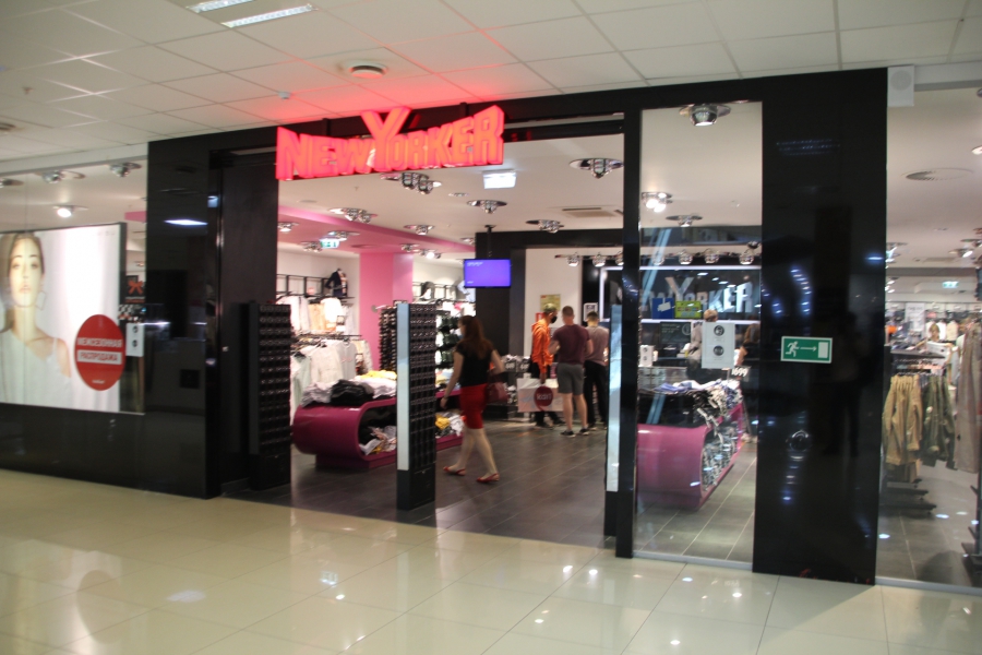 Оживающий Саратов: Горожане устремились в магазины за одеждой и очками