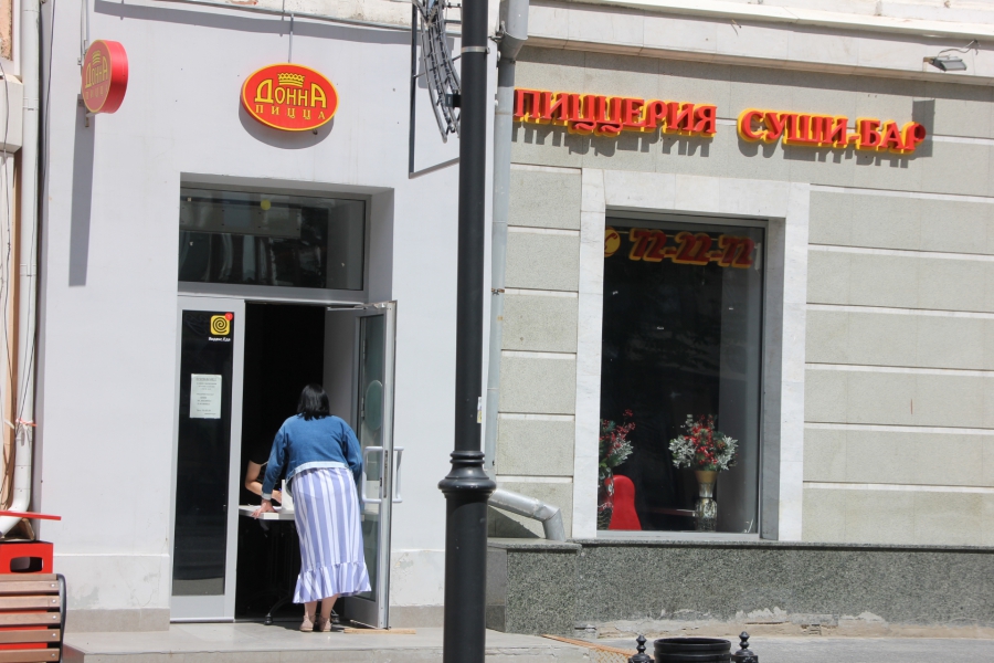 Оживающий Саратов: Горожане устремились в магазины за одеждой и очками