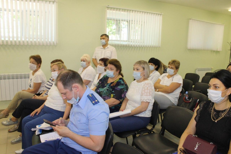 Прокурор Энгельса встретился с медиками после записи видеожалобы к Путину