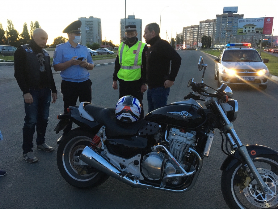 Сотрудники ГИБДД вооружились шумомерами и наказывают мотоциклистов