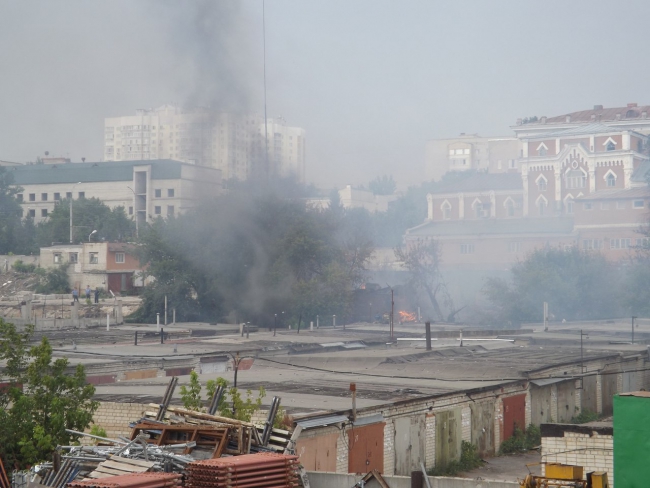 ГУ МЧС: Горели сараи у бывшего «Ликсара», 7 машин и поле пшеницы