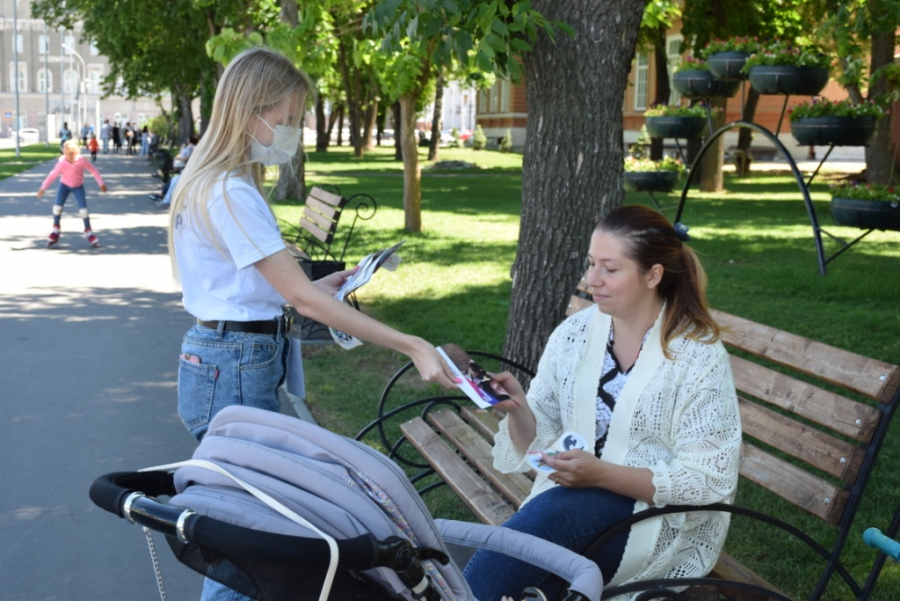 «Волонтеры Конституции»: ежедневно мы информируем тысячи саратовцев