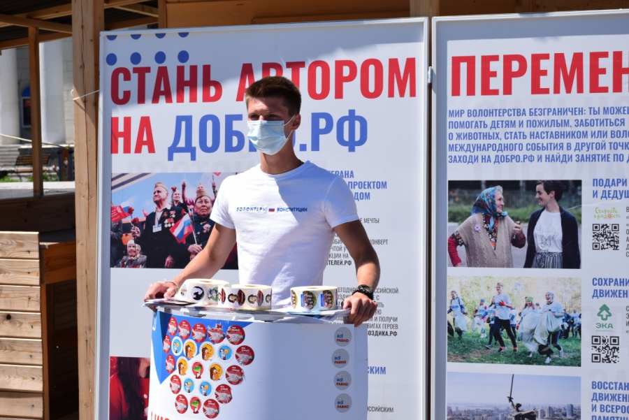 «Волонтеры Конституции»: ежедневно мы информируем тысячи саратовцев