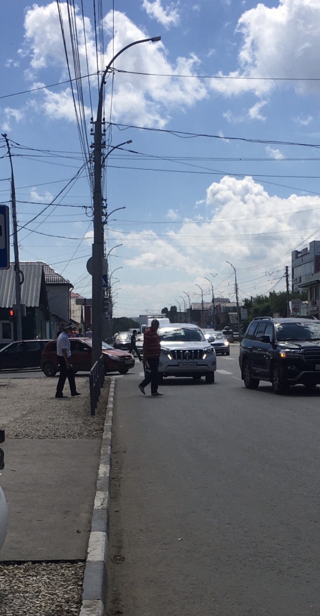 На Танкистов «Лэнд Крузер» сбил перебегавшую улицу девушку