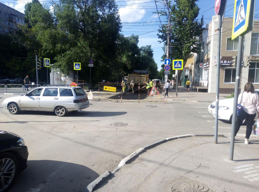 Камера рахова московская. Перекресток рахова вавилова саратов картинка. Камера рахова московская. Пересечение московской и рахова саратов. Остановка московская рахова.