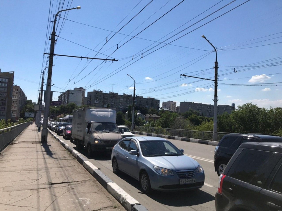 На мосту Саратов-Энгельс произошла массовая авария