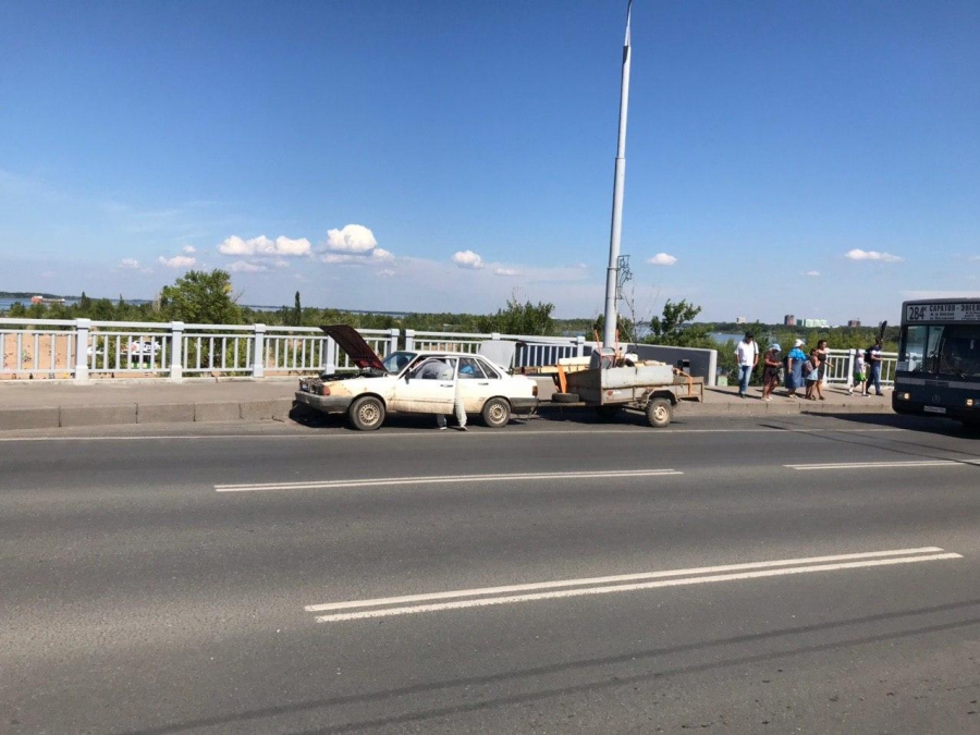 На мосту Саратов-Энгельс произошла массовая авария