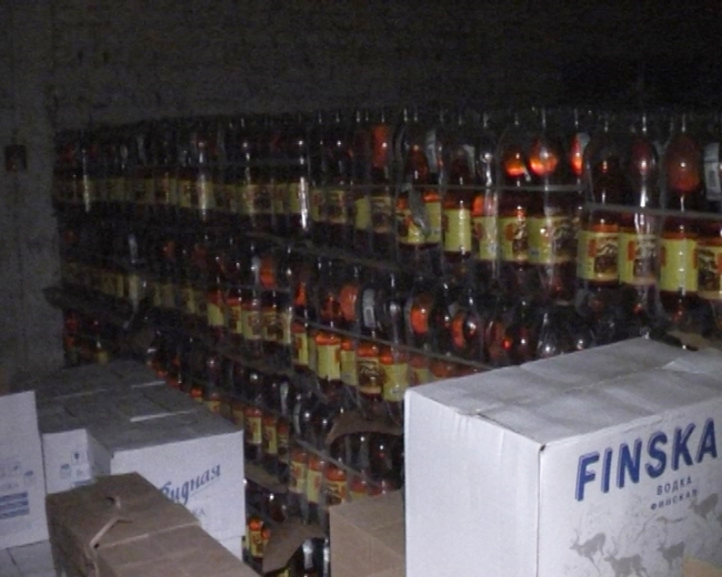 ГУ МВД: На Сокурском тракте в Саратове прикрыт склад поддельного алкоголя