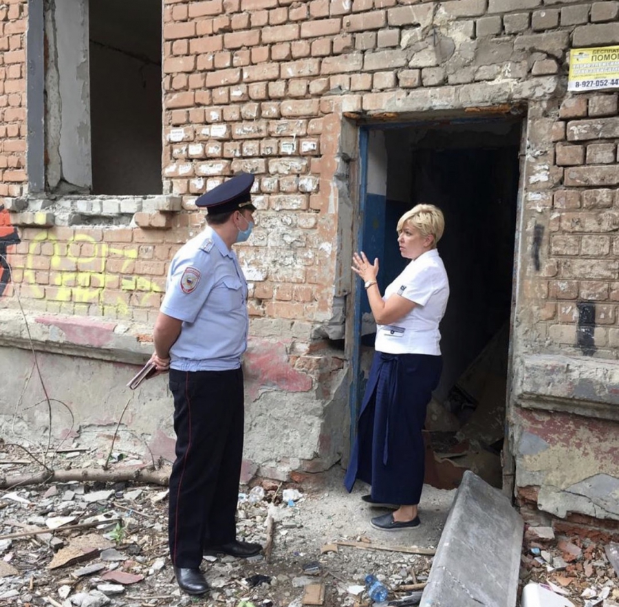 Омбудсмен Загородняя составила список неогороженных «заброшек» в Заводском районе