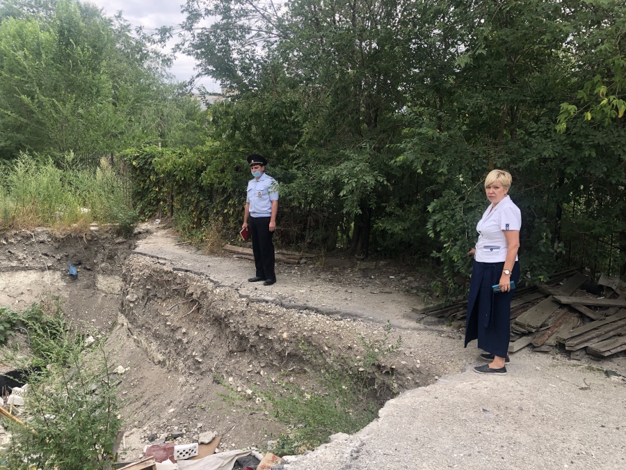 Омбудсмен Загородняя составила список неогороженных «заброшек» в Заводском районе