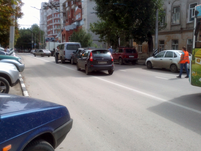 Улица Чернышевского блокирована из-за массового ДТП