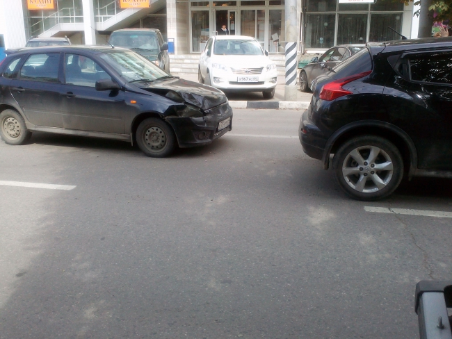 Улица Чернышевского блокирована из-за массового ДТП