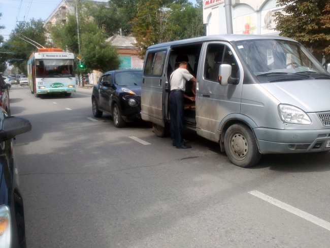 Улица Чернышевского блокирована из-за массового ДТП