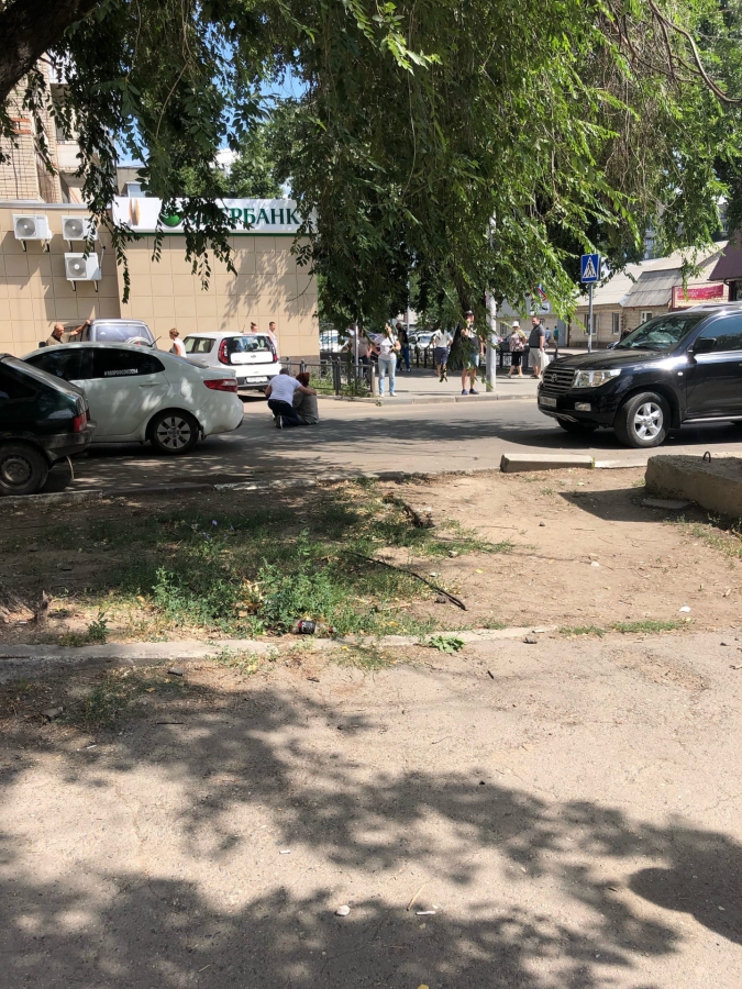 В центре Саратова «Лэнд Крузер» сбил женщину на пешеходном переходе