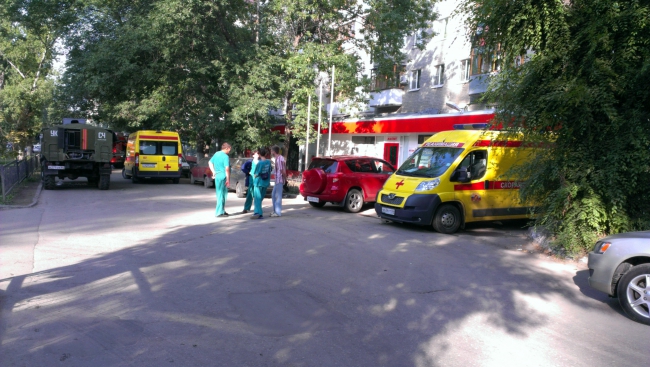 Жильцы горевшего дома считают, что их подожгли