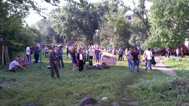 Жильцы горевшего дома считают, что их подожгли