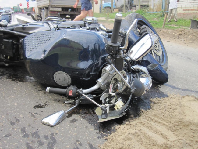 В массовой аварии у строительного рынка пострадал мотоциклист