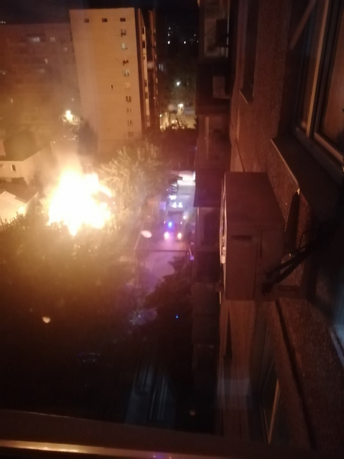 Дом в центре Саратова тушили 5 пожарных машин