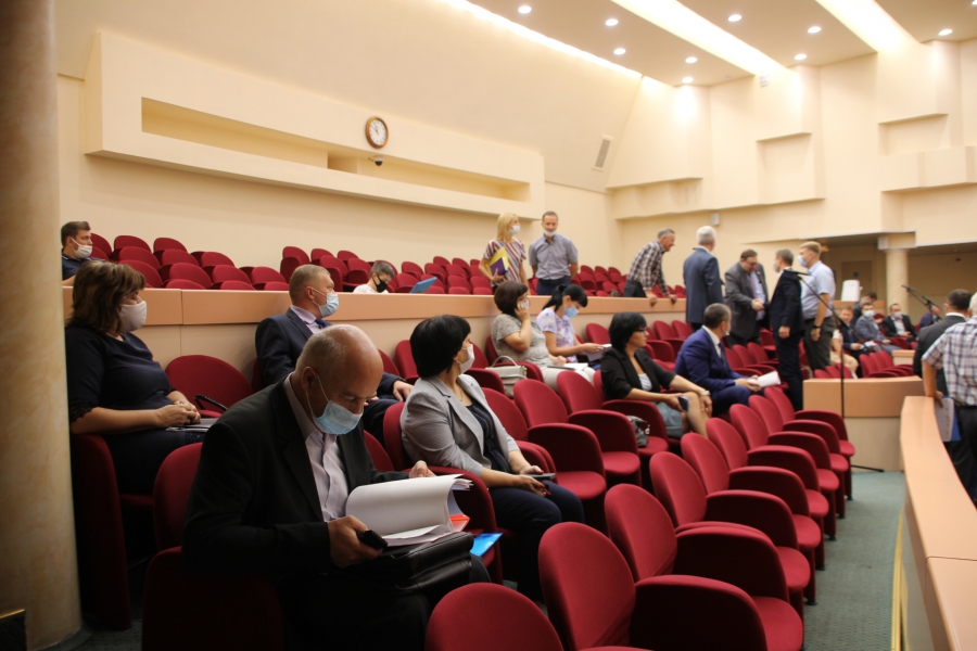 Депутаты приняли отчет министра об успешном исполнении бюджета-2019