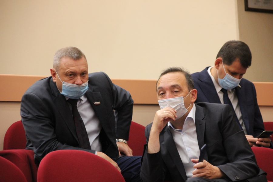 Депутаты приняли отчет министра об успешном исполнении бюджета-2019