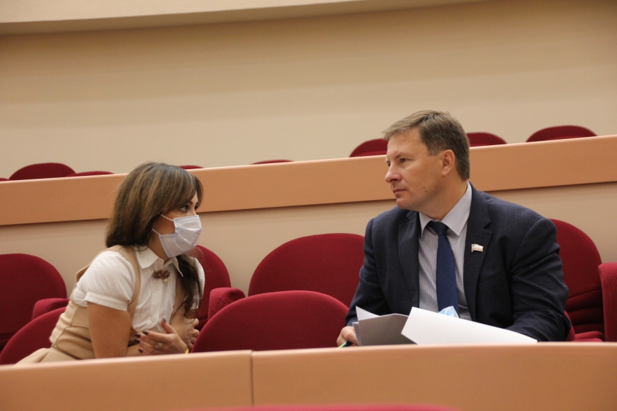 Депутаты приняли отчет министра об успешном исполнении бюджета-2019