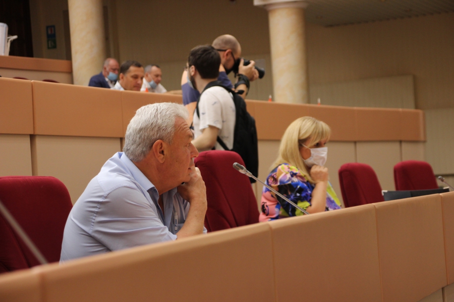 Депутаты приняли отчет министра об успешном исполнении бюджета-2019