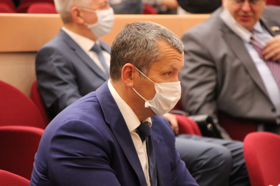 Депутаты приняли отчет министра об успешном исполнении бюджета-2019