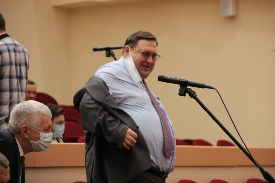 Депутаты приняли отчет министра об успешном исполнении бюджета-2019