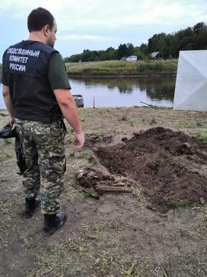 В Балашовском районе на берегу нашли закопанные кости человека