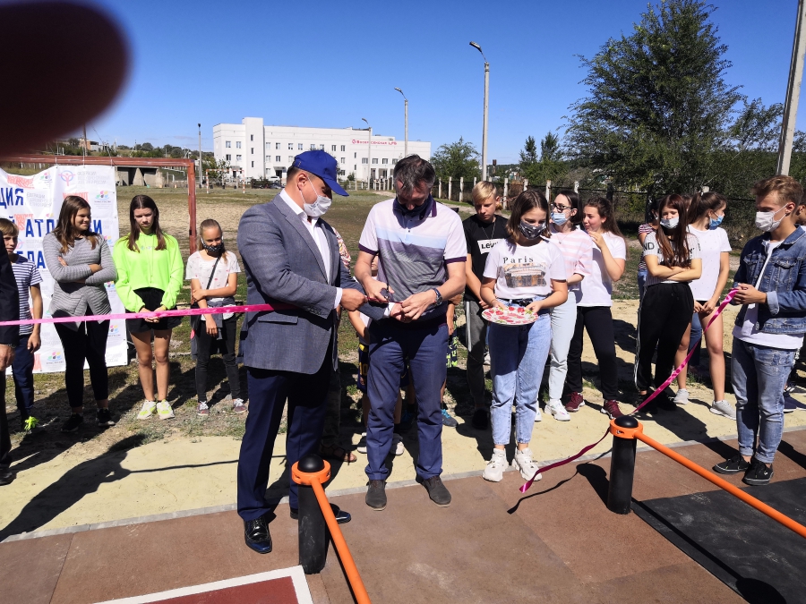 В школе в Воскресенском открыли спортивную площадку ГТО