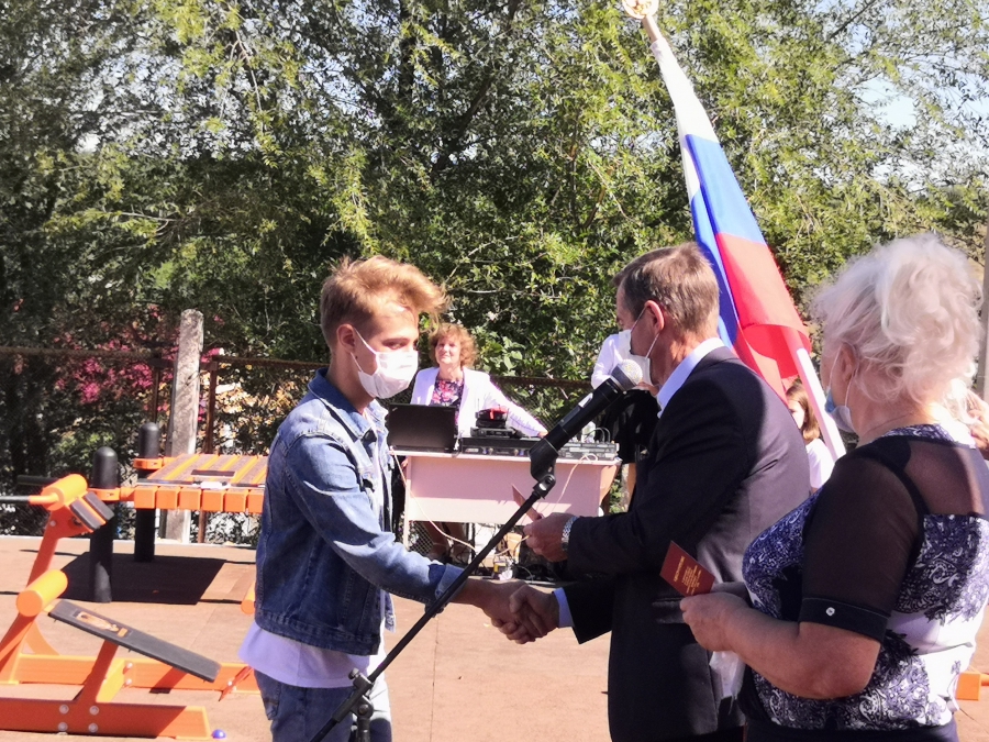 В школе в Воскресенском открыли спортивную площадку ГТО