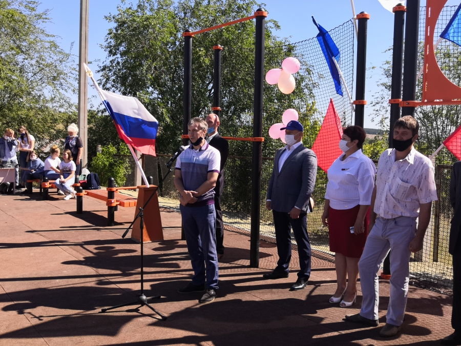 В школе в Воскресенском открыли спортивную площадку ГТО