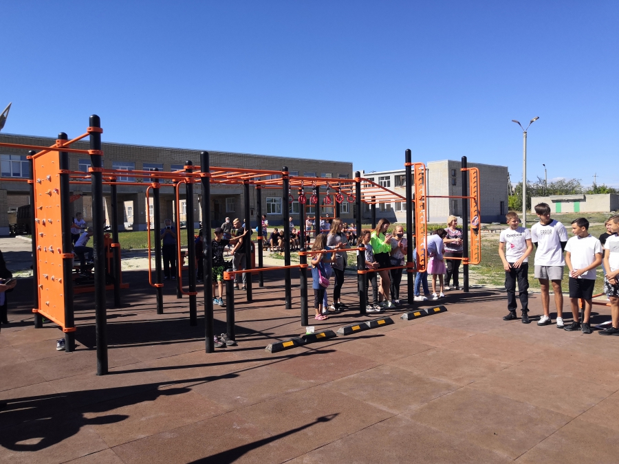 В школе в Воскресенском открыли спортивную площадку ГТО