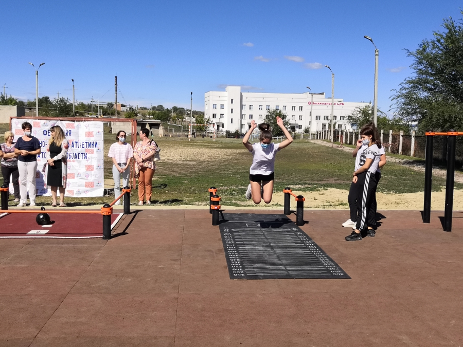 В школе в Воскресенском открыли спортивную площадку ГТО