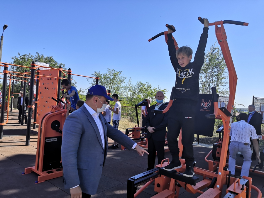 В школе в Воскресенском открыли спортивную площадку ГТО