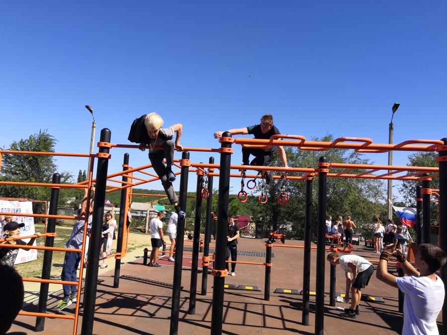 В школе в Воскресенском открыли спортивную площадку ГТО