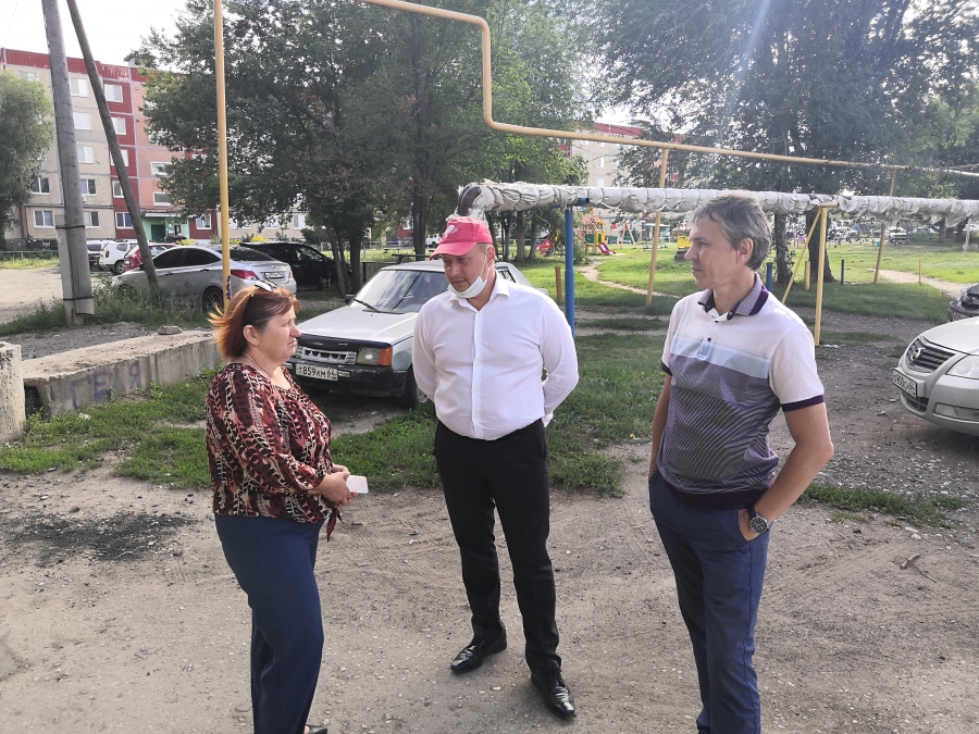 В селе Елшанка применили нетрадиционный подход к ремонту дорог