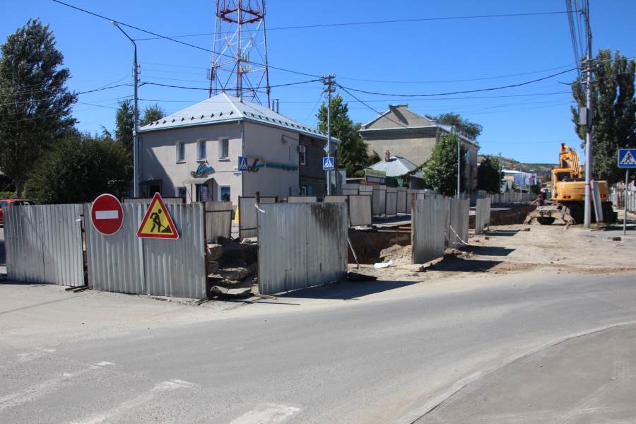 Саратовцы проклинают «Т Плюс» за вечные пробки из-за перекопанной Соколовой