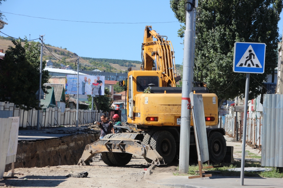 Саратовцы проклинают «Т Плюс» за вечные пробки из-за перекопанной Соколовой