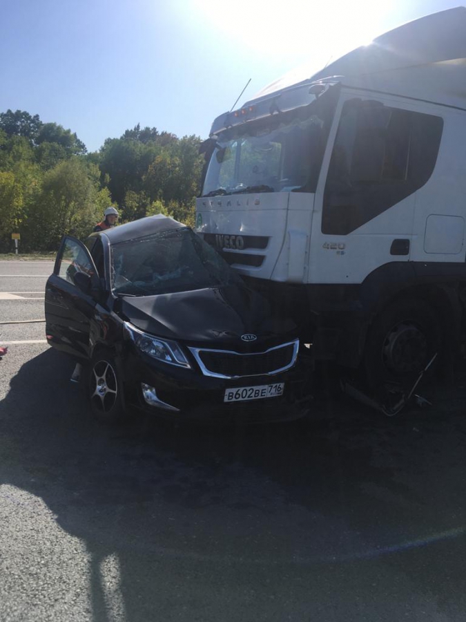 Двое жителей Татарстана погибли в ДТП с грузовиком под Балашовом