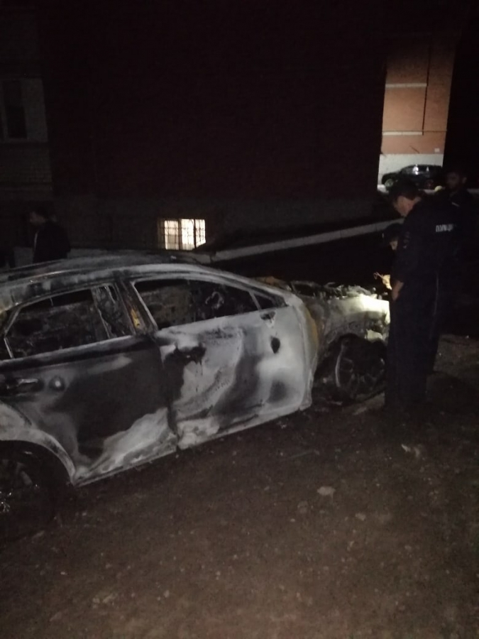 Ночью на 2-й Дачной огонь уничтожил автомобиль «Лексус»