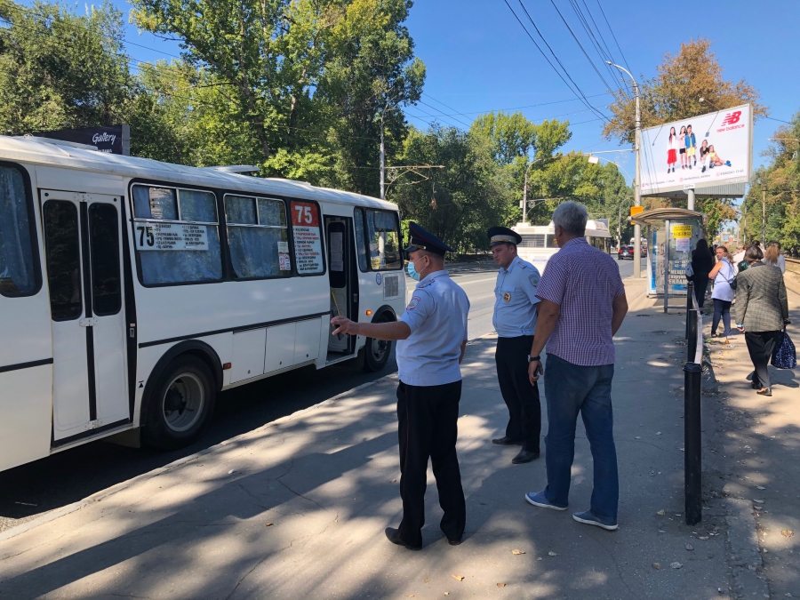 На проспекте 50 лет Октября перенесут остановку и поставят забор