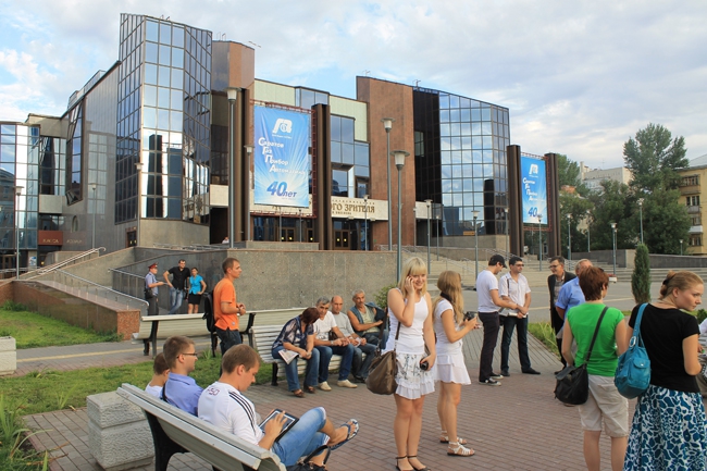 Полицейские не стали мешать сходу граждан о мгле