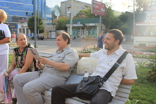 Полицейские не стали мешать сходу граждан о мгле