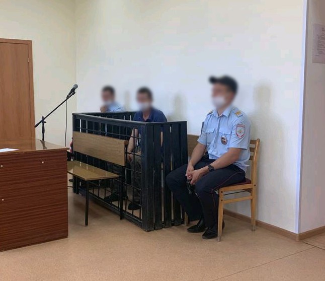 Житель Дергачей ждет суда за убийство друга двумя ножами