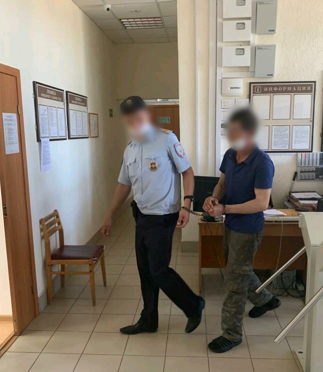 Житель Дергачей ждет суда за убийство друга двумя ножами