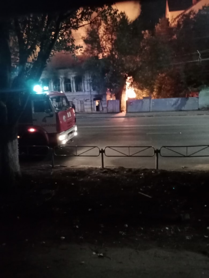 В здании бывшей школы на Чернышевского произошел пожар. Пострадал мужчина